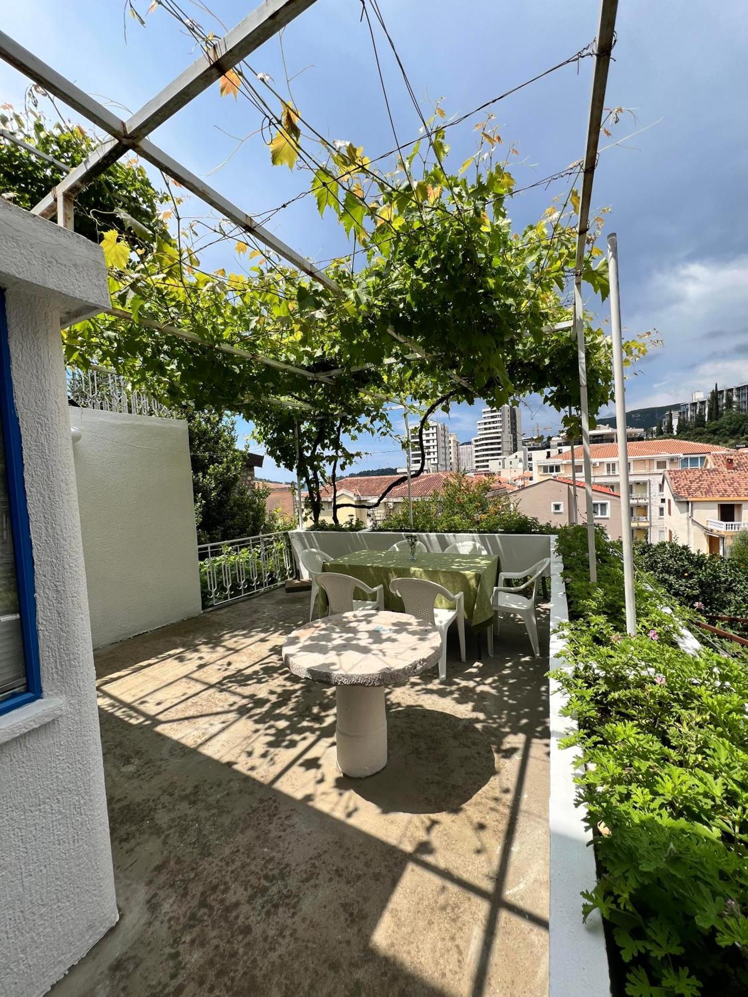 Apartment Sunset House & Rafailovici