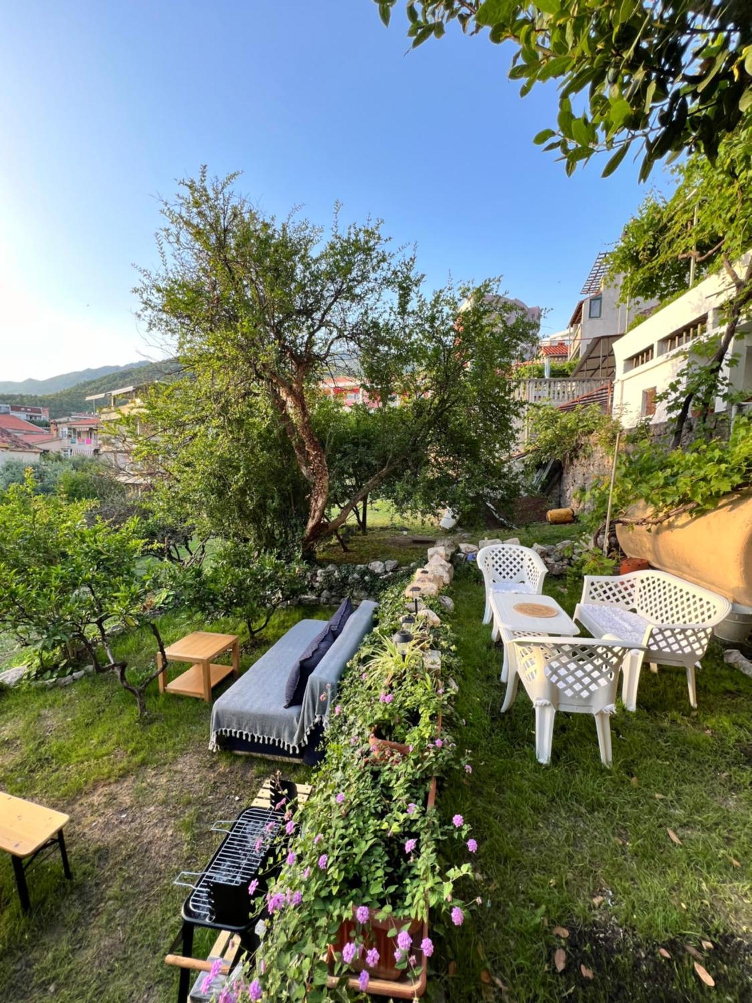 Sunset House & Apartment Rafailovici